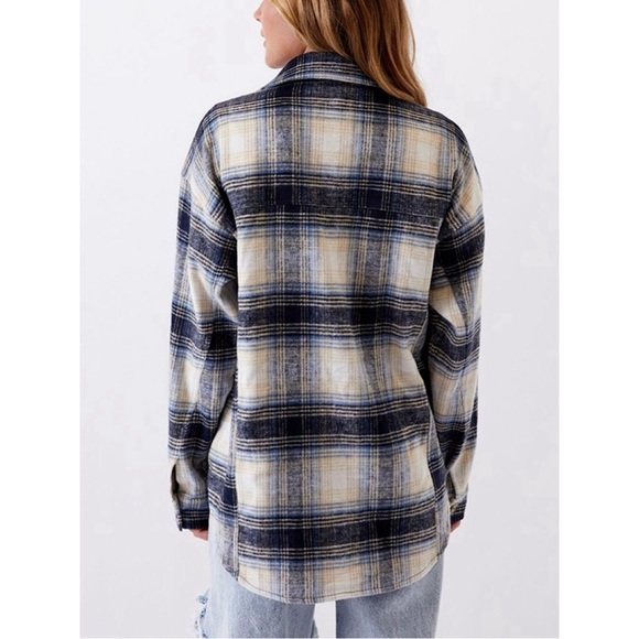 LA Hearts Oversized Plaid Shacket - Picture 7 of 8